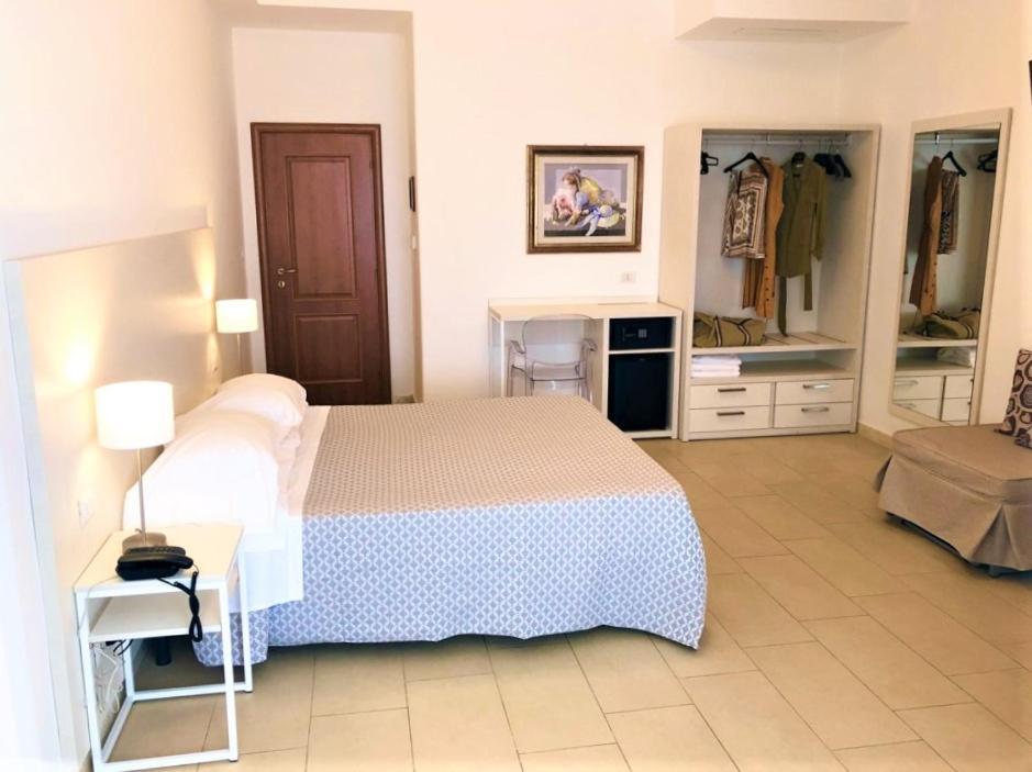 Hotel Villa Eleonora Scauri  Kültér fotó