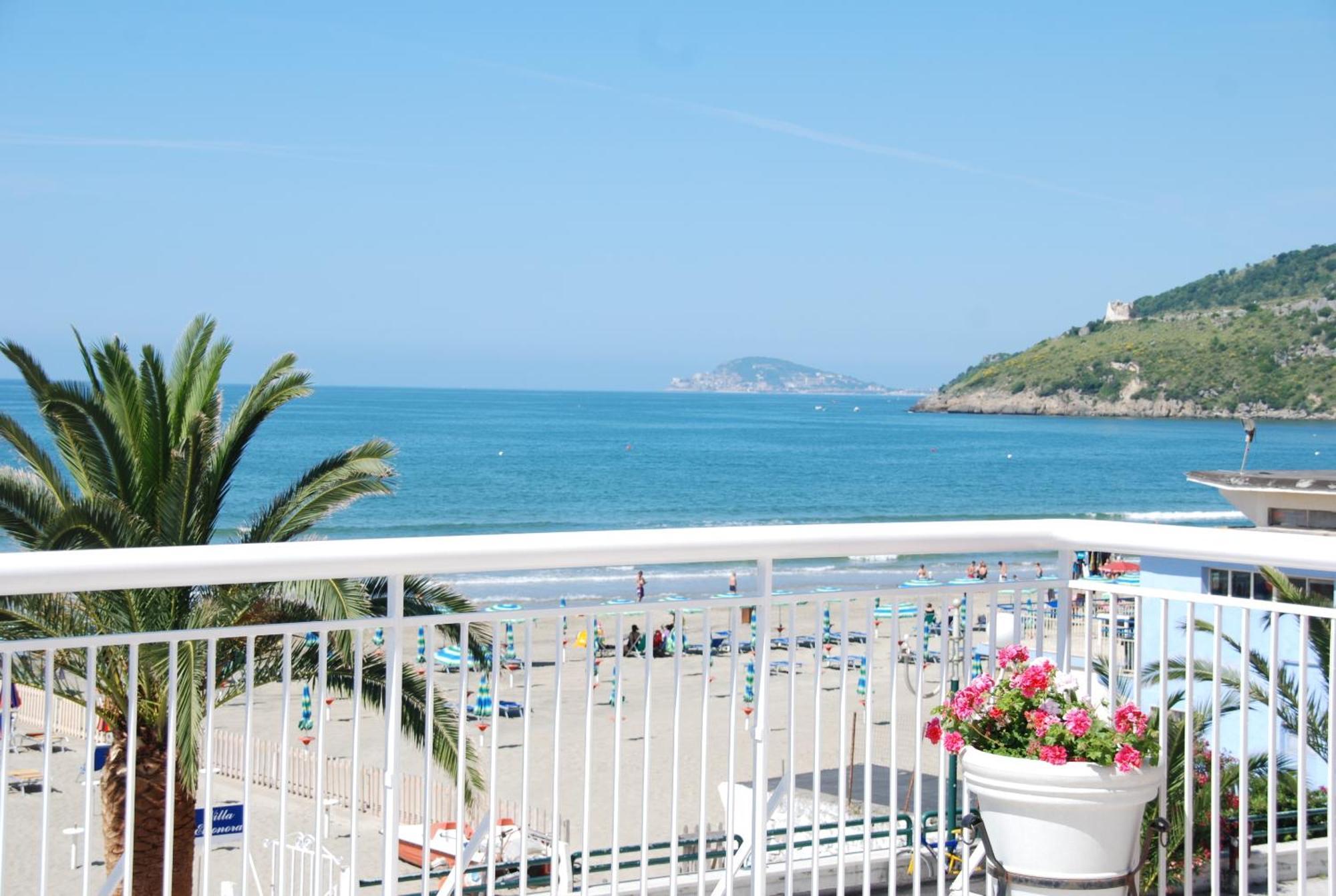 Hotel Villa Eleonora Scauri  Kültér fotó