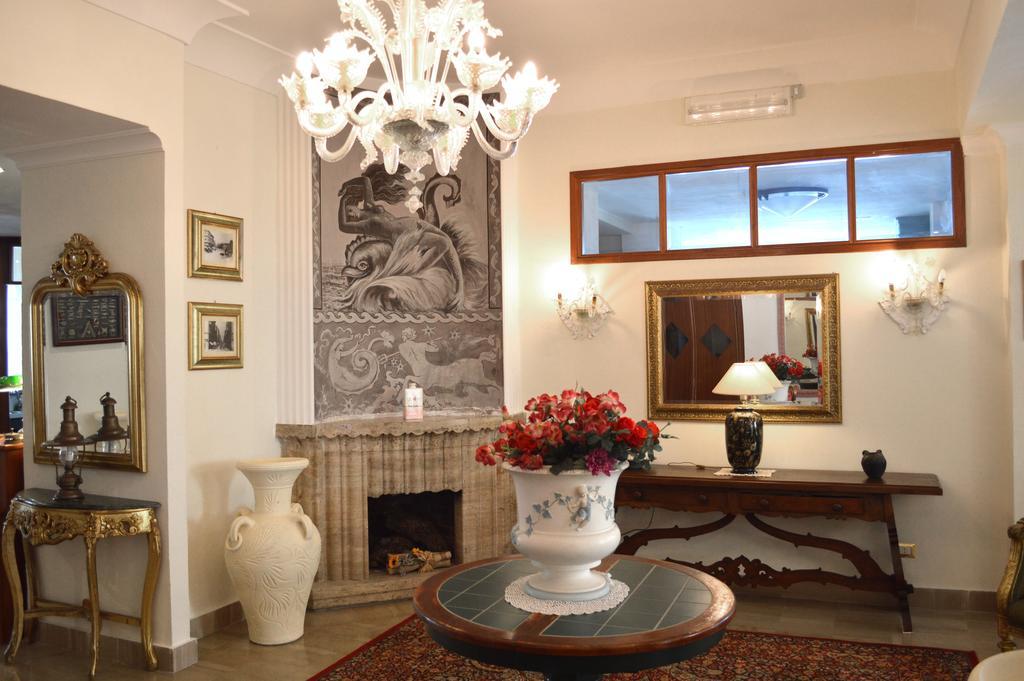 Hotel Villa Eleonora Scauri  Kültér fotó