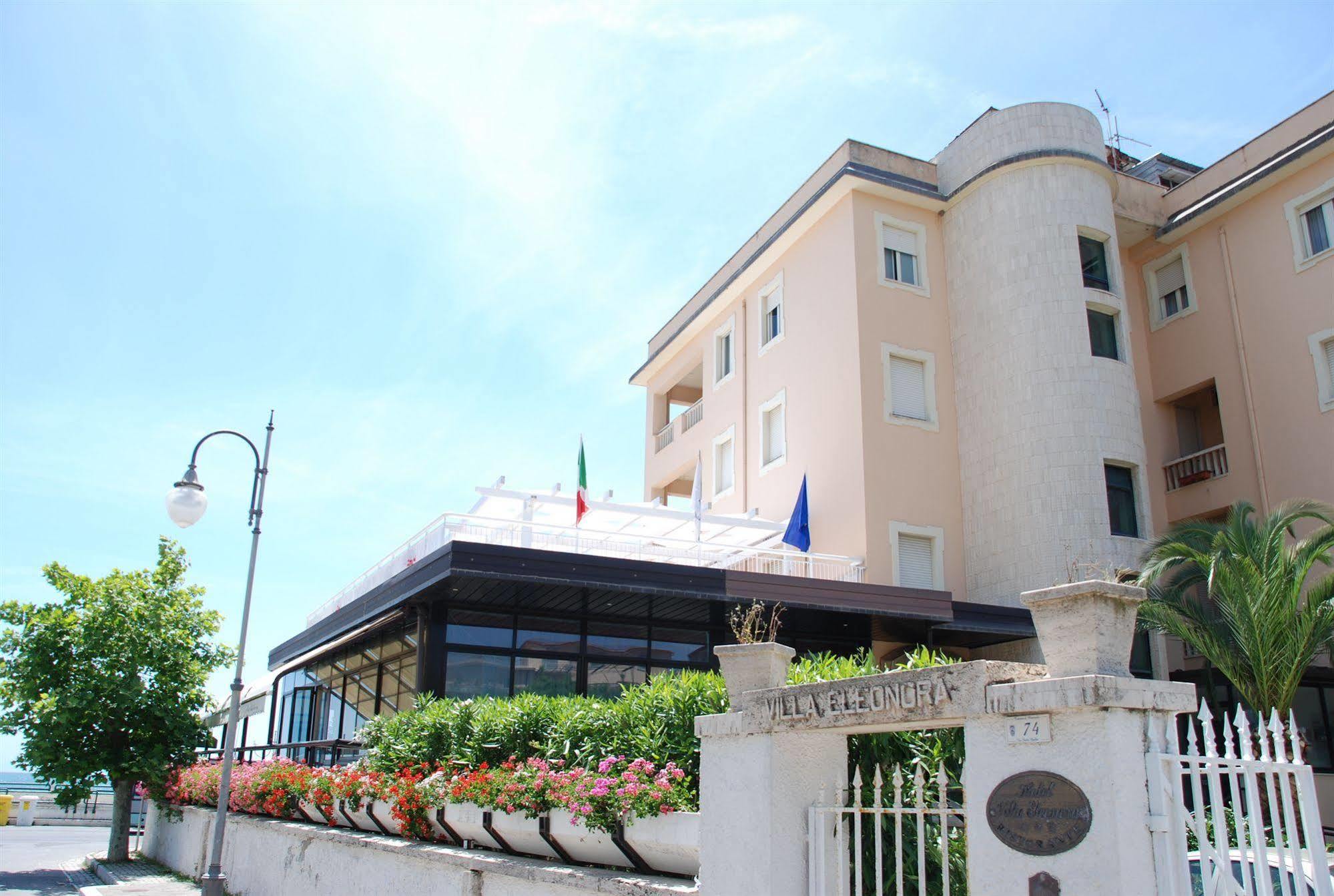 Hotel Villa Eleonora Scauri  Kültér fotó