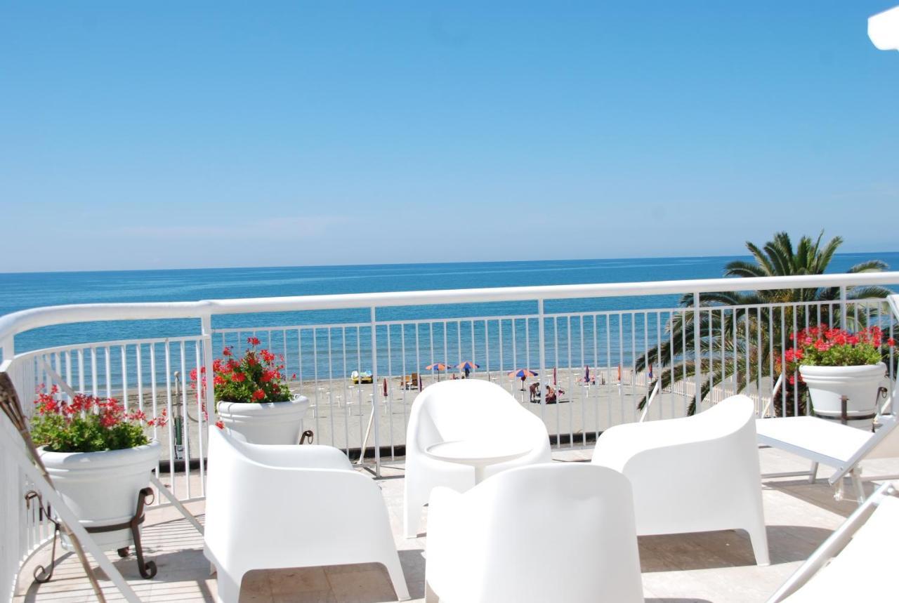 Hotel Villa Eleonora Scauri  Kültér fotó